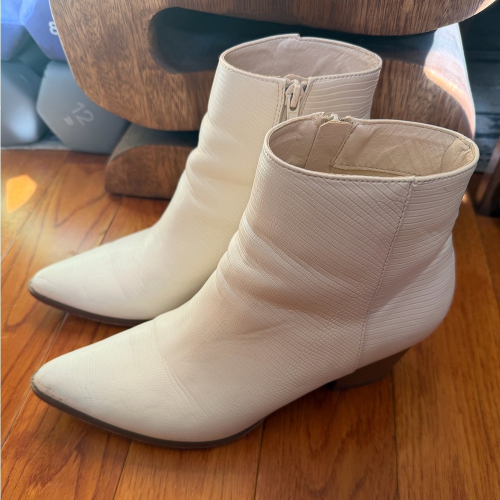 LuLus x Matisse White Booties - Size 9